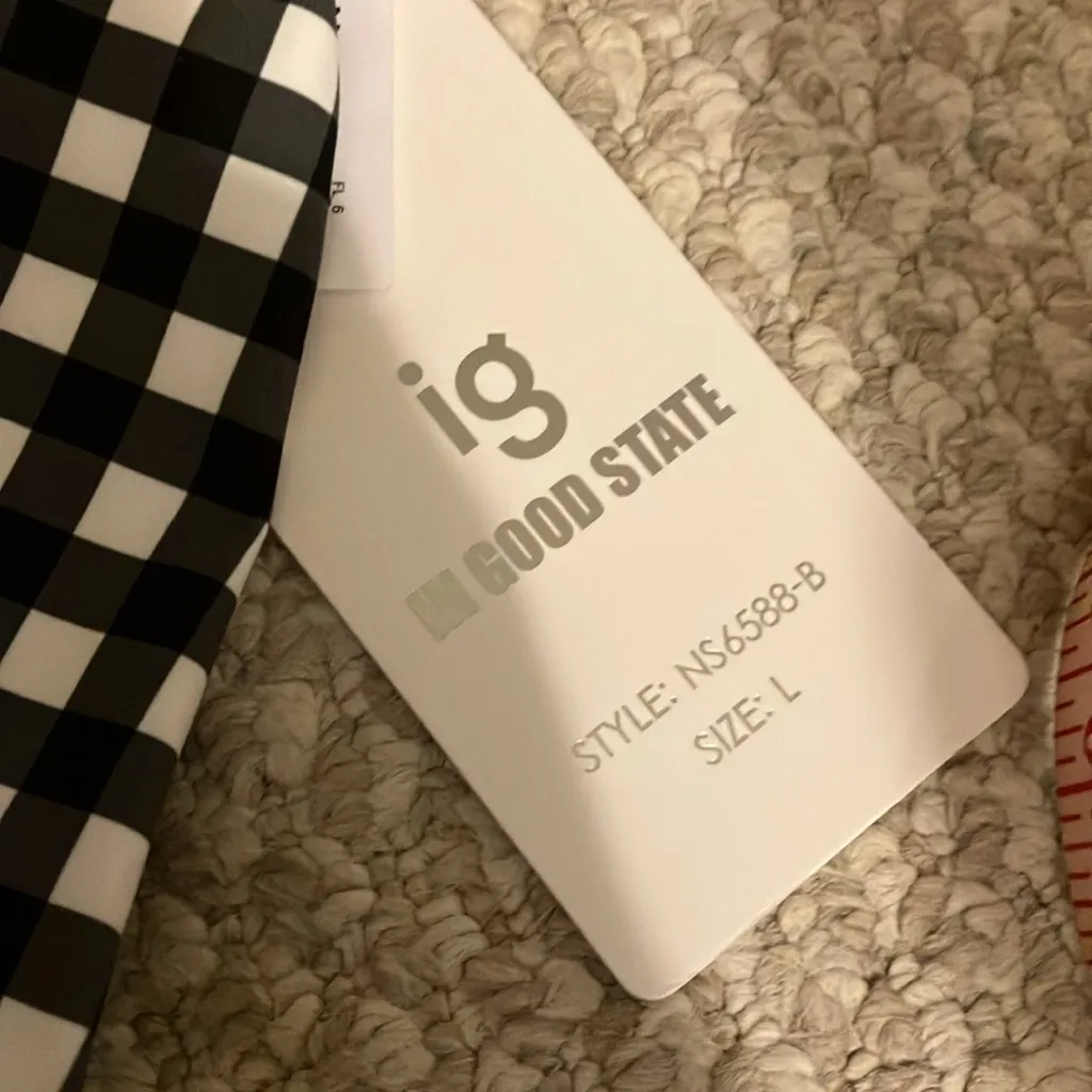 In good state biker short NWT Size L - Image 4