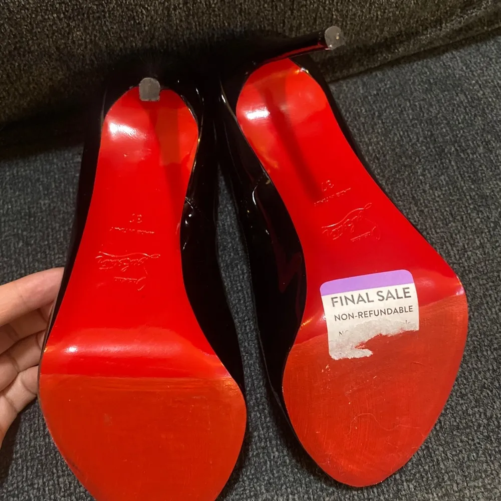 Christian Louboutin Very Privé Peep-Toe Patent Leather Pumps size 37 - Image 3