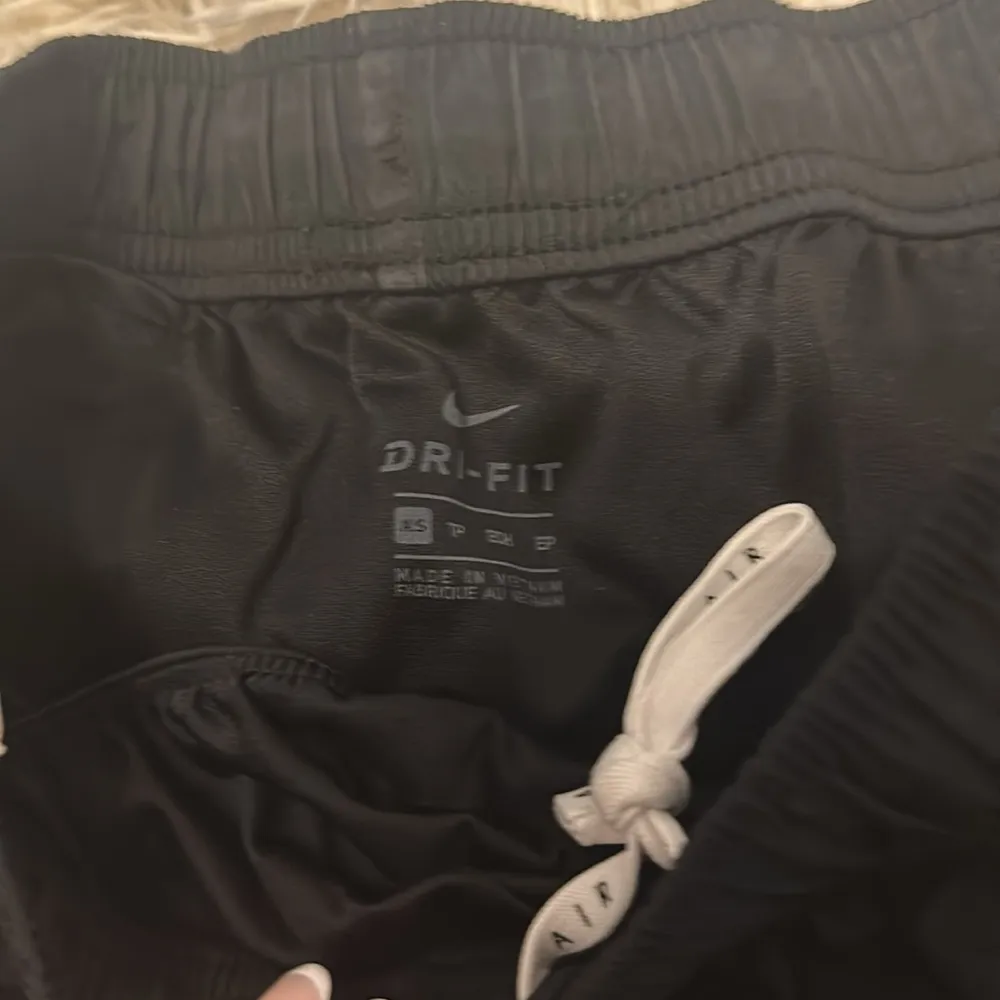 Nike shorts - Image 2