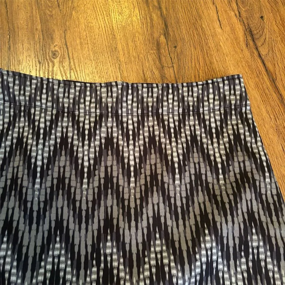 Athleta Women's Gray Fleece Lined Mini Skirt Size S Winter Casual - Image 5