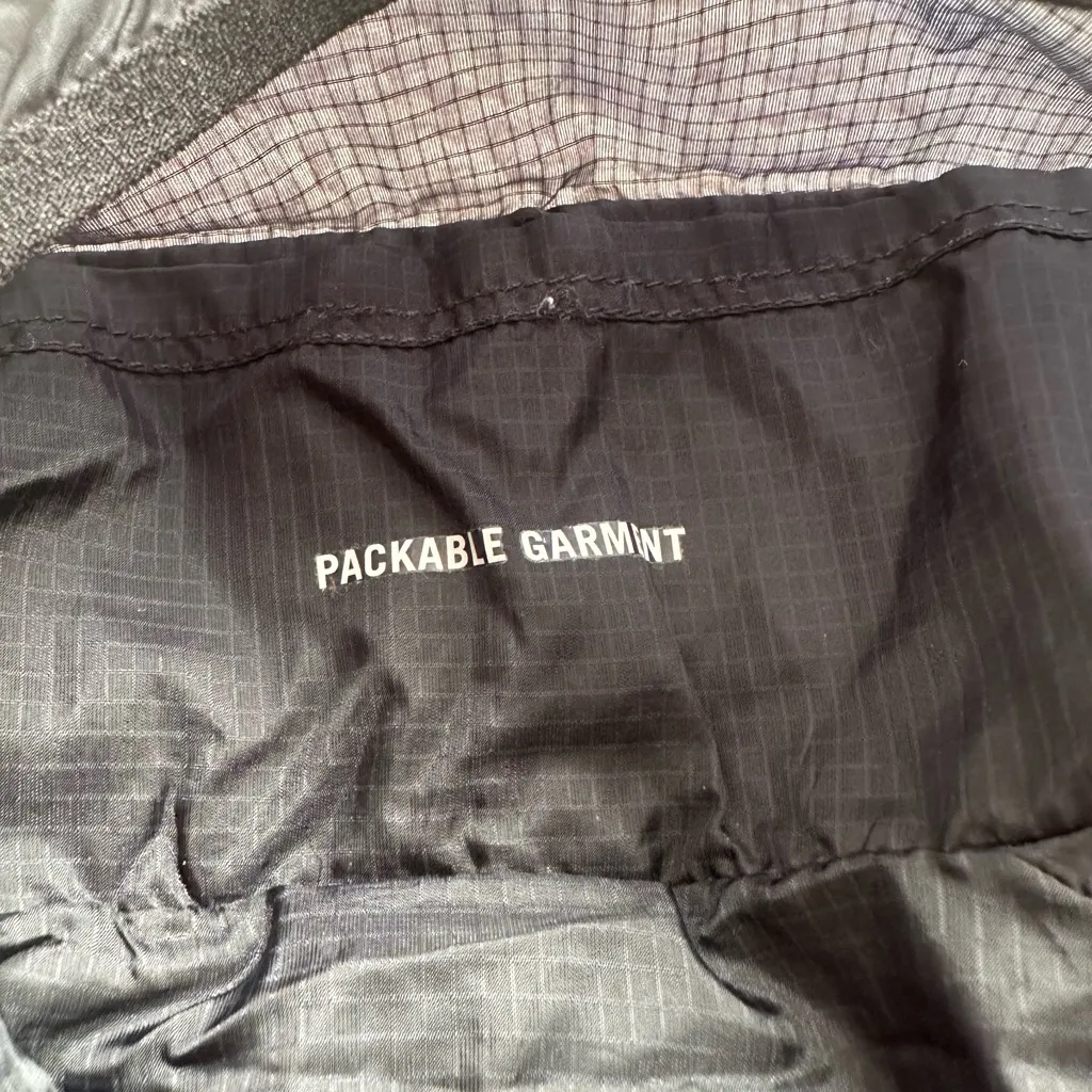 Nike Packable impossibly lightweight black running jacket - Image 5