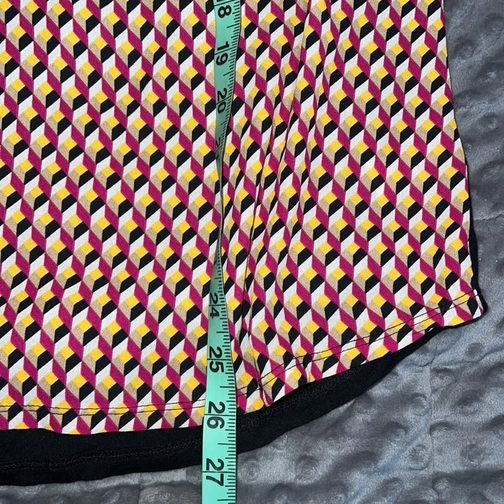 EXPRESS  size medium v-neck tank geometric print front zipper solid black back - Image 3