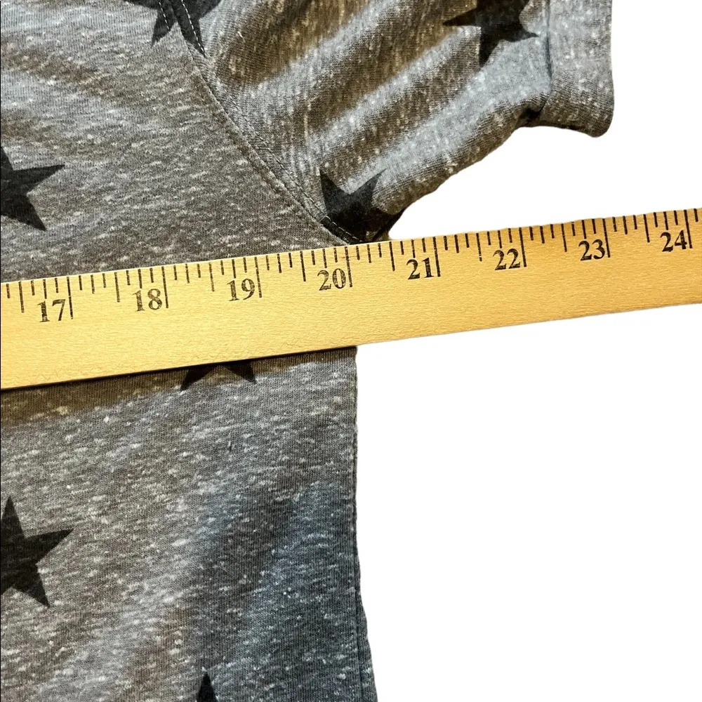 Royce brand grey white stars and USA on front short sleeve shirt size medium - Image 62