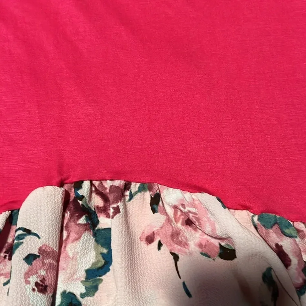 Selfee super soft top with floral trim. Boutique bought. New. Pink Size M - Image 2