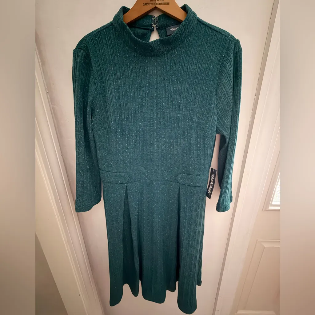ModCloth size large textured mock neck dress w/long sleeves & keyhole fastening - Image 3