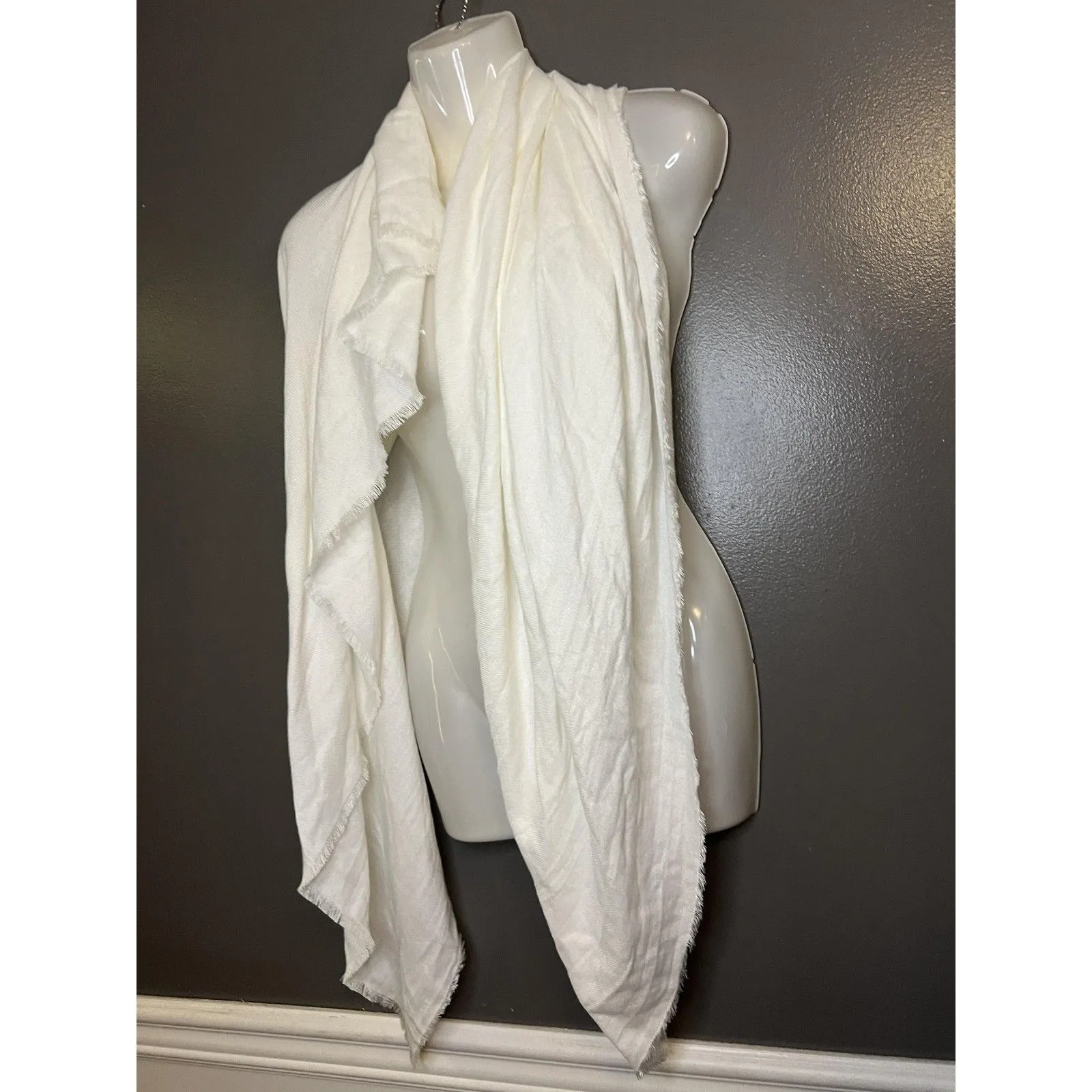 Max Studio Wrap Shawl Womens One Size White Lightweight Fringe Trim Scarf - Image 4