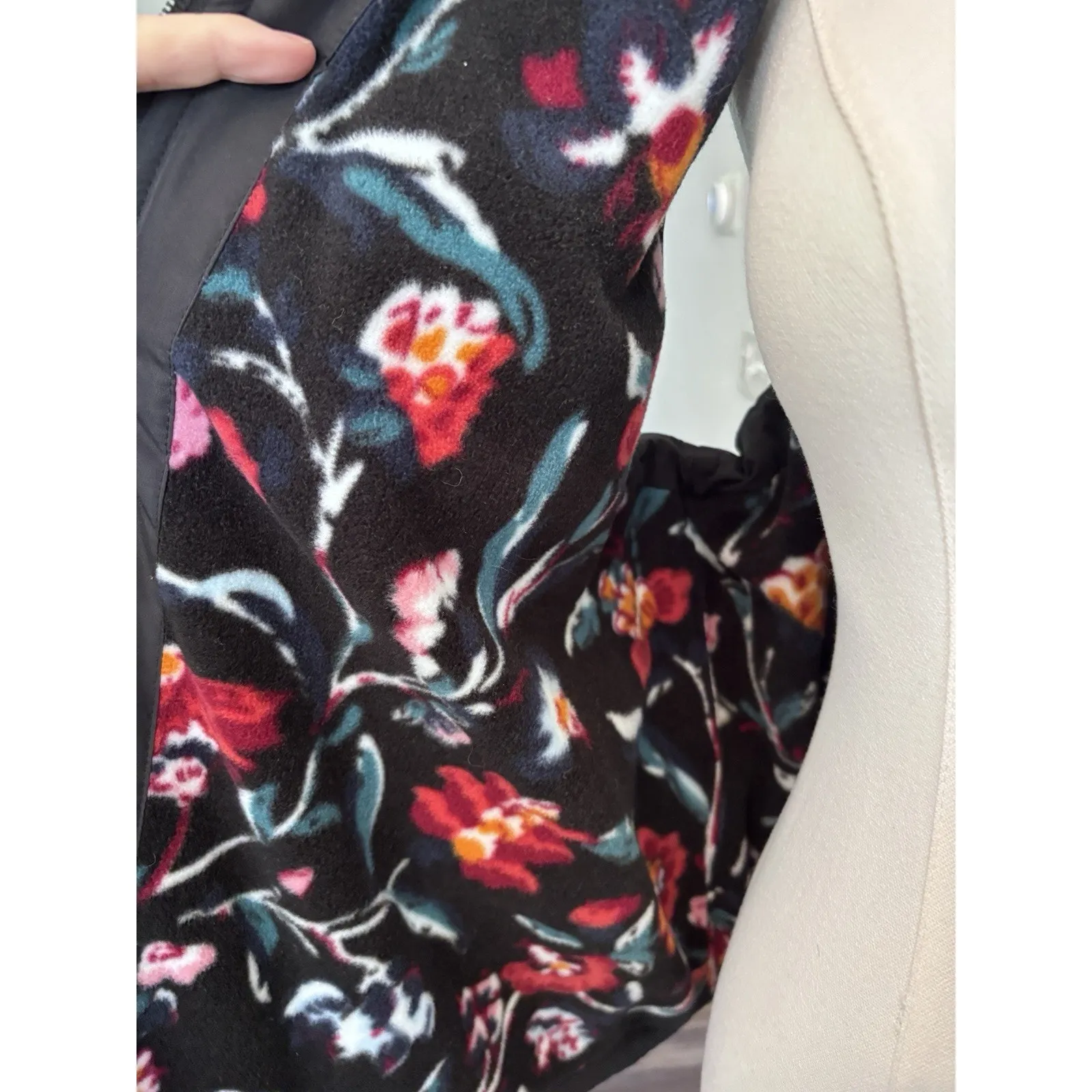 Vera Bradley Vest Womens Black Quilted Floral Fleece Lined Puffer XL - Image 3