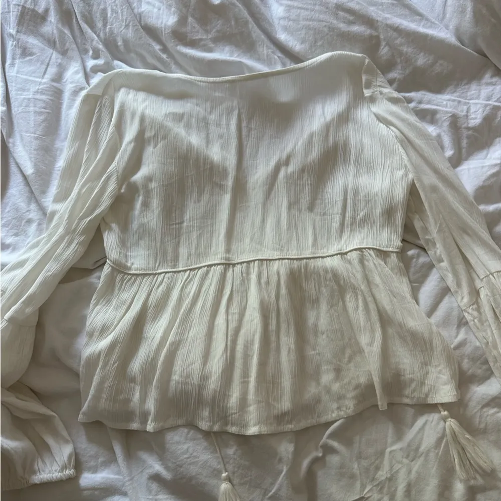 ISA&ELLA tassel top Size M - Image 2