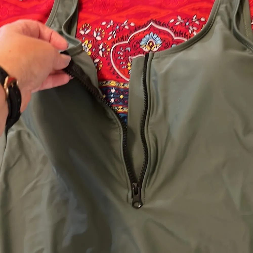 Cyn & Luca one Pc swimsuit excellent condition Green Size L - Image 4