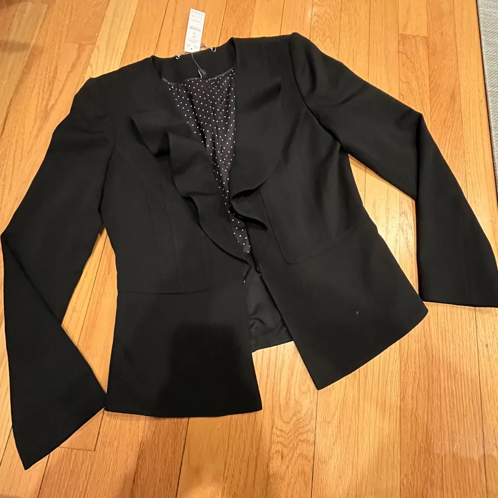 White House Black Market NWT All Season Flounce Jacket Black Size 4 - Image 3