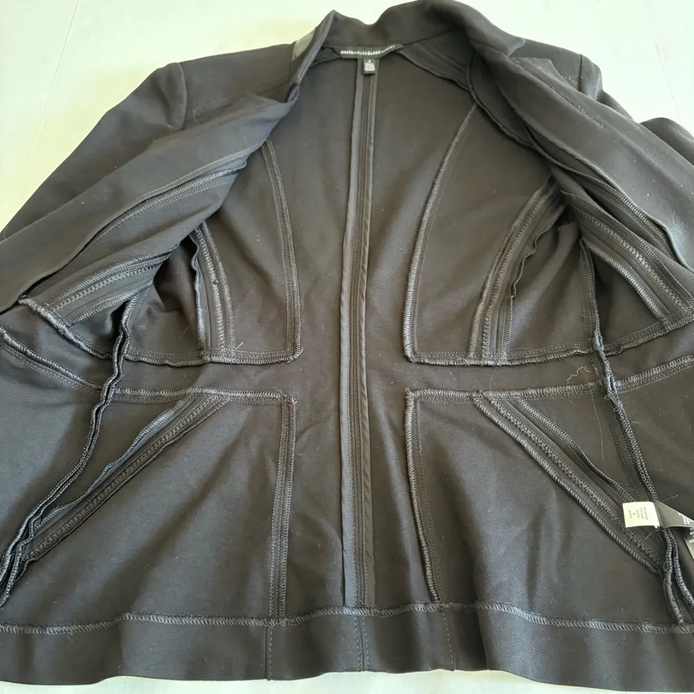 White House Black Market one button Ponte faux leather trim Blazer Size 4 Black - Image 4