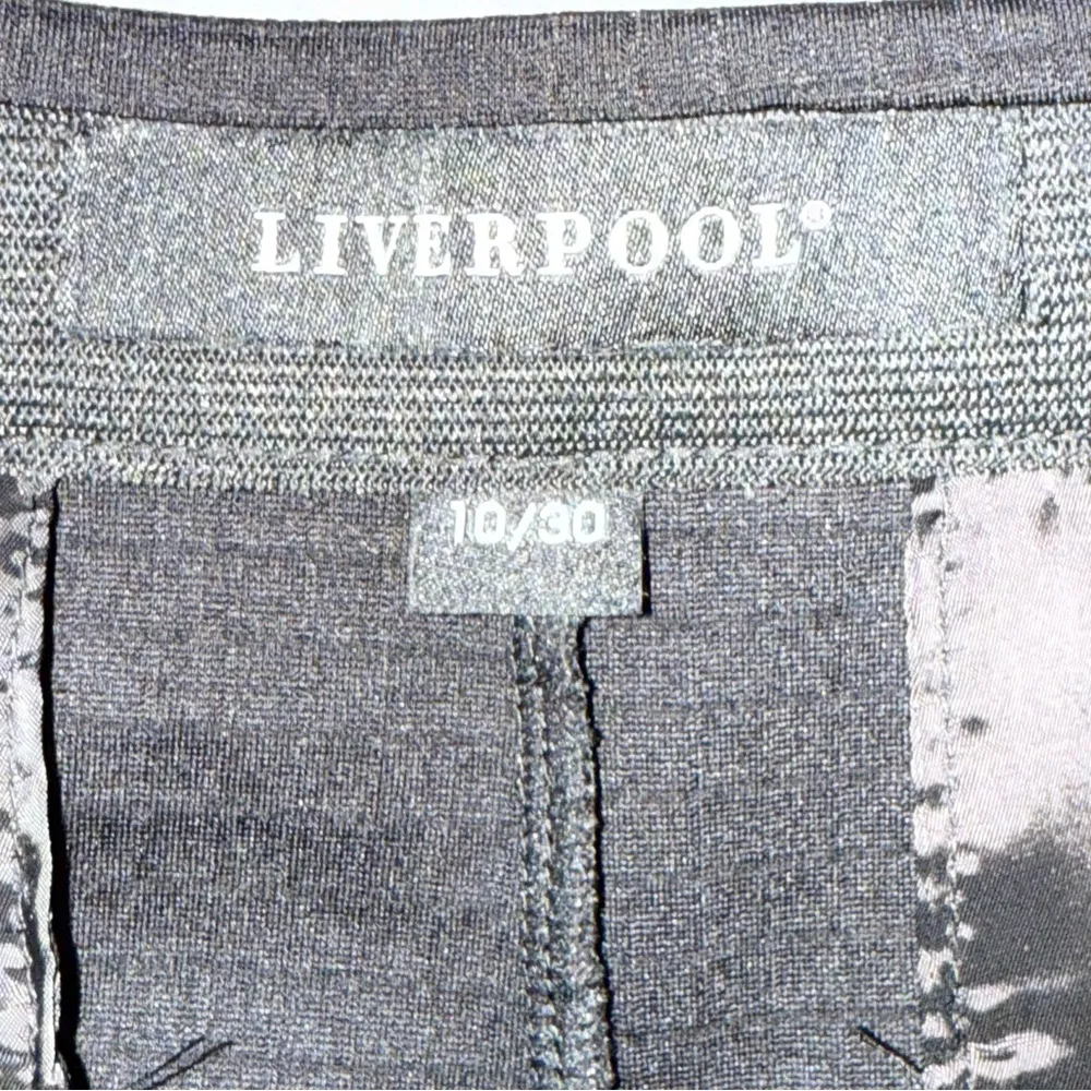 Liverpool Waffle Pattern Black Pull On Dress Pants size 10/30 like new - Image 11