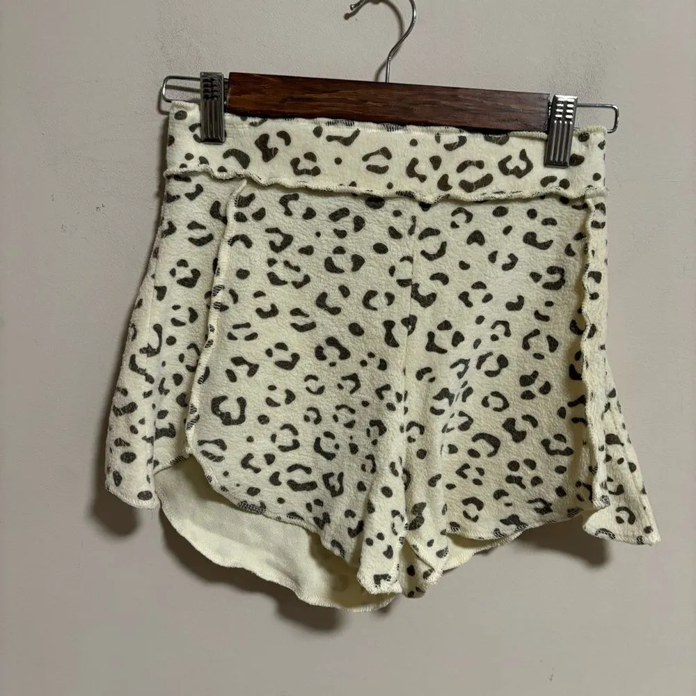 Free People Rain Check Leopard Short- Size XS - Image 3