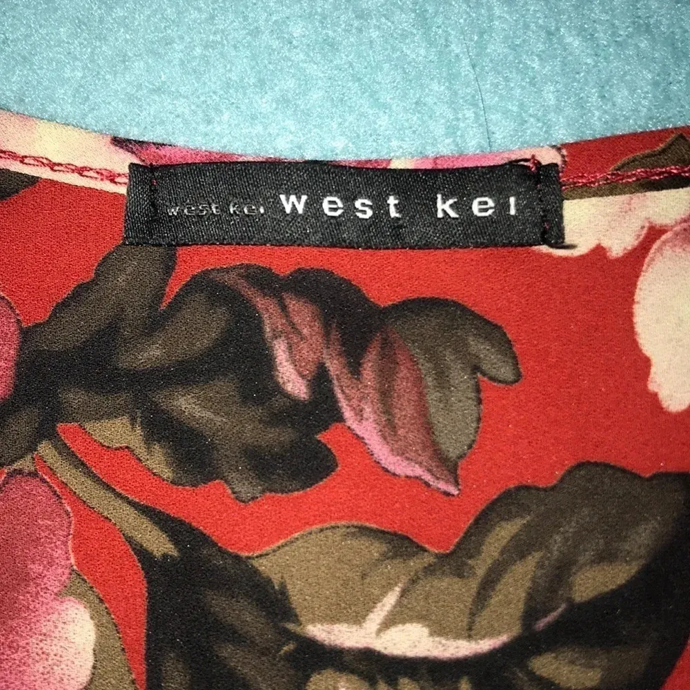 WEST KEI floral red blouse puffy balloon long sleeves v-neck hi-low NEW size S - Image 3
