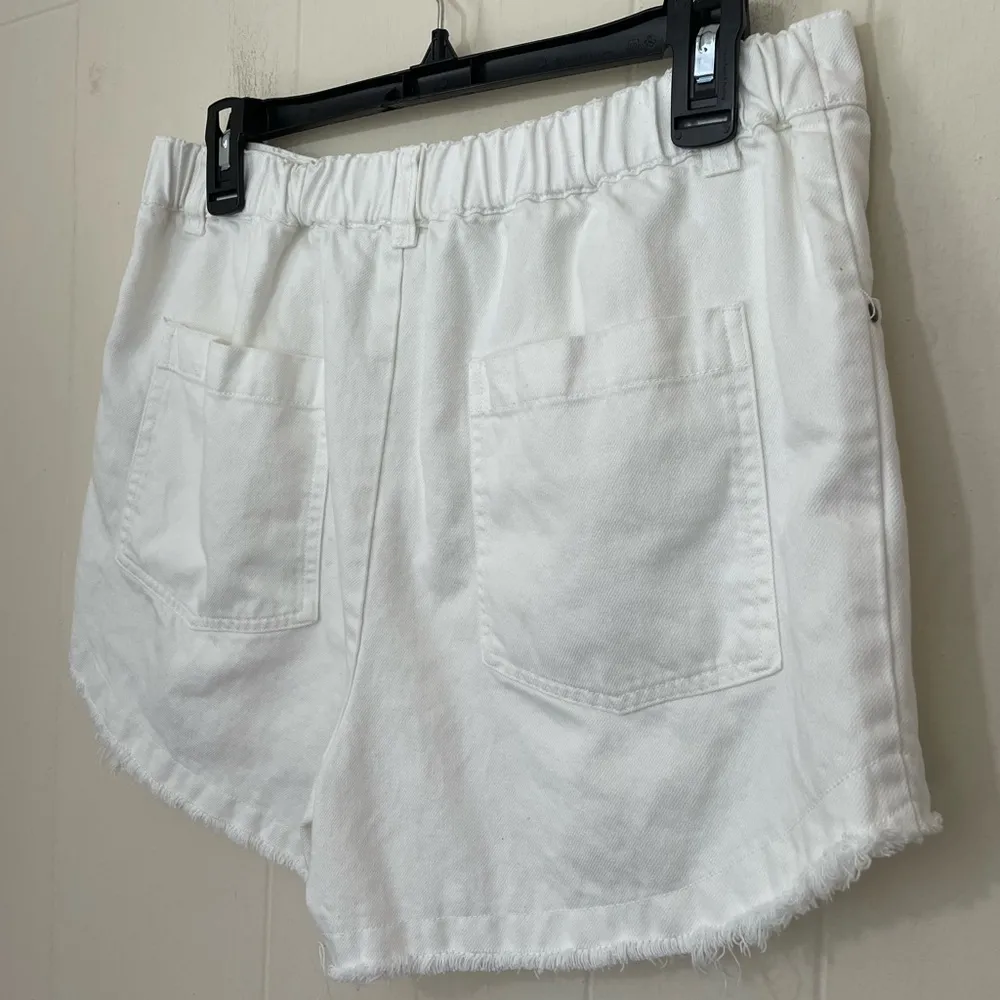 Young Fabulous Broke White Cut Off Shorts Lightweight Elastic Waist ~ Size L - Image 5
