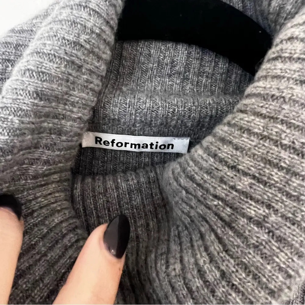 Reformation Luisa Grey Turtleneck Cashmere Sweater - Image 6