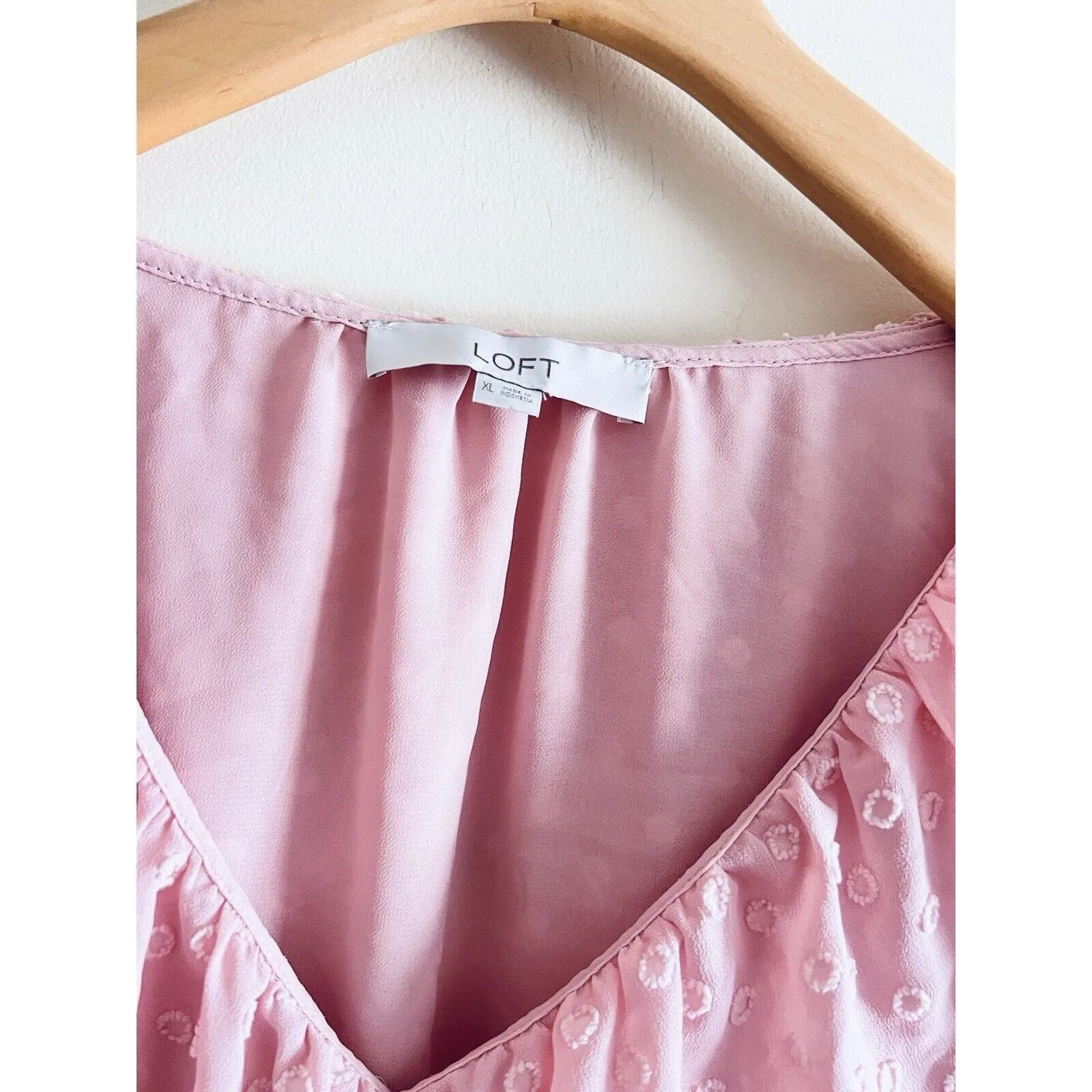 Loft Mauve Pink Ruffle Collar Vneck LS Eyelet Swiss Dot Blouse XL Women’s‎ - Image 2