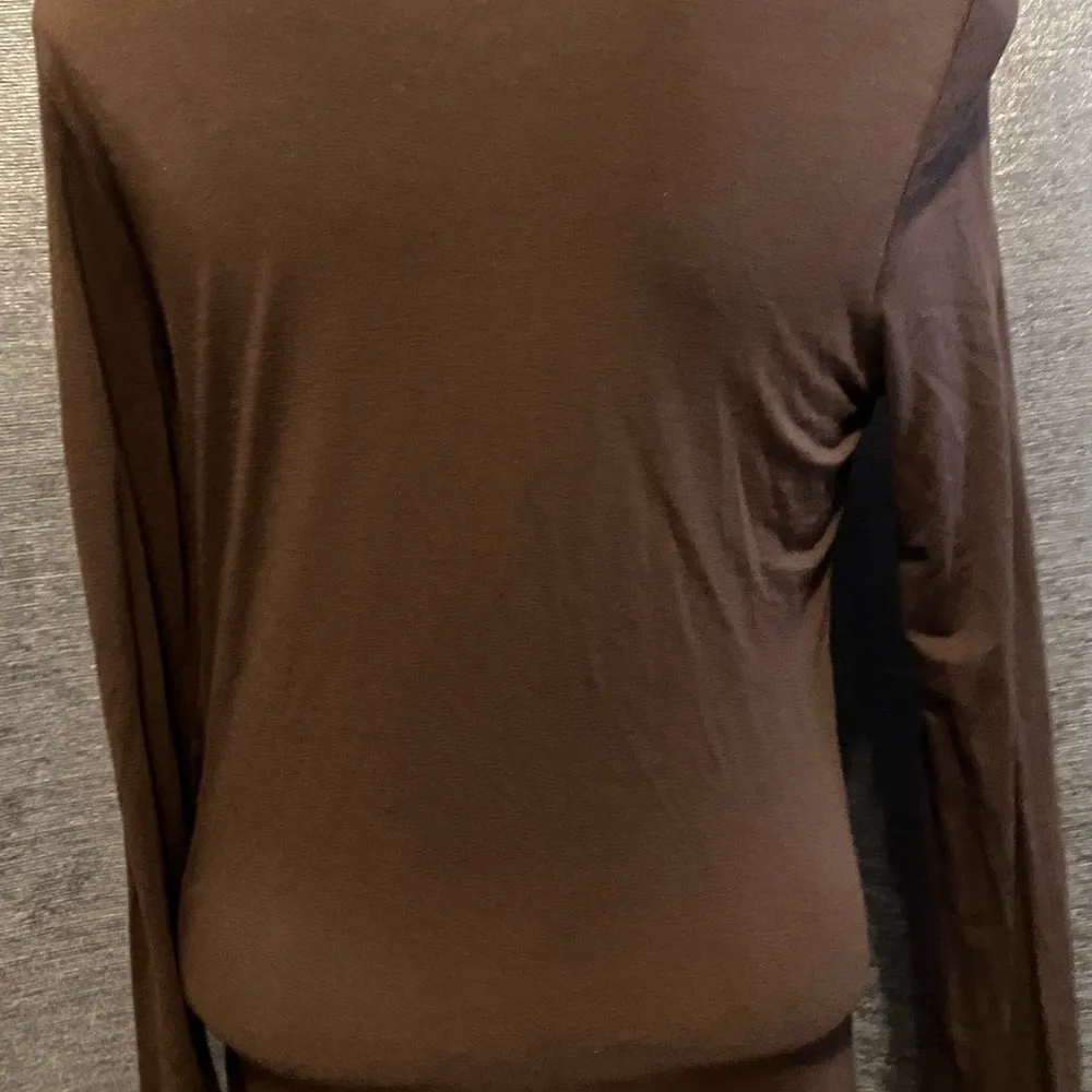 Max edition brown turtleneck size medium - Image 3