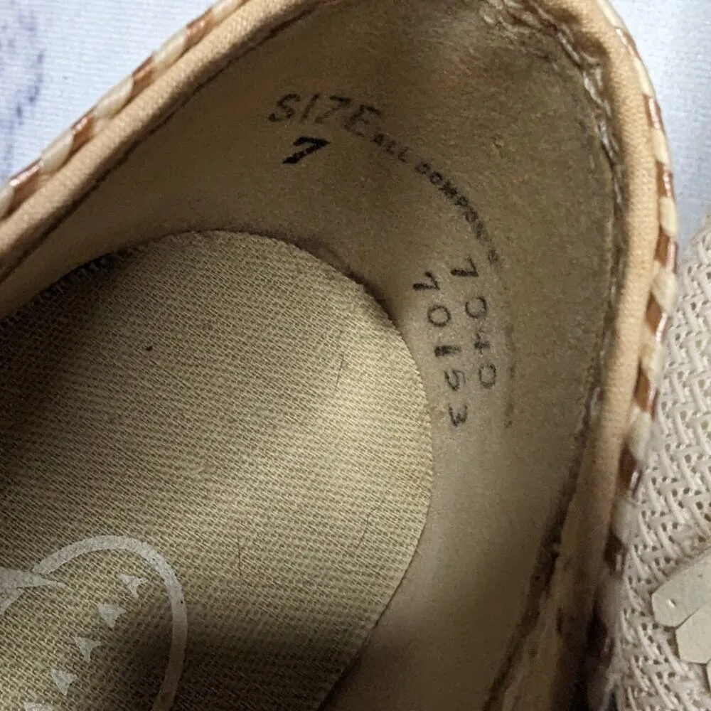 Vtg 1960s Casual Footwear Ivory Kiltie Woven Low Heel Pointed Toe Pumps 7 - Image 6