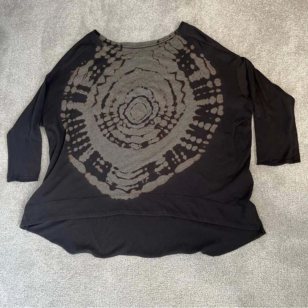 Raquel Allegra 3/4 Sleeve Cocoon Black & Gray Tie Dye Raw Hem Top Size 1 Medium - Image 2