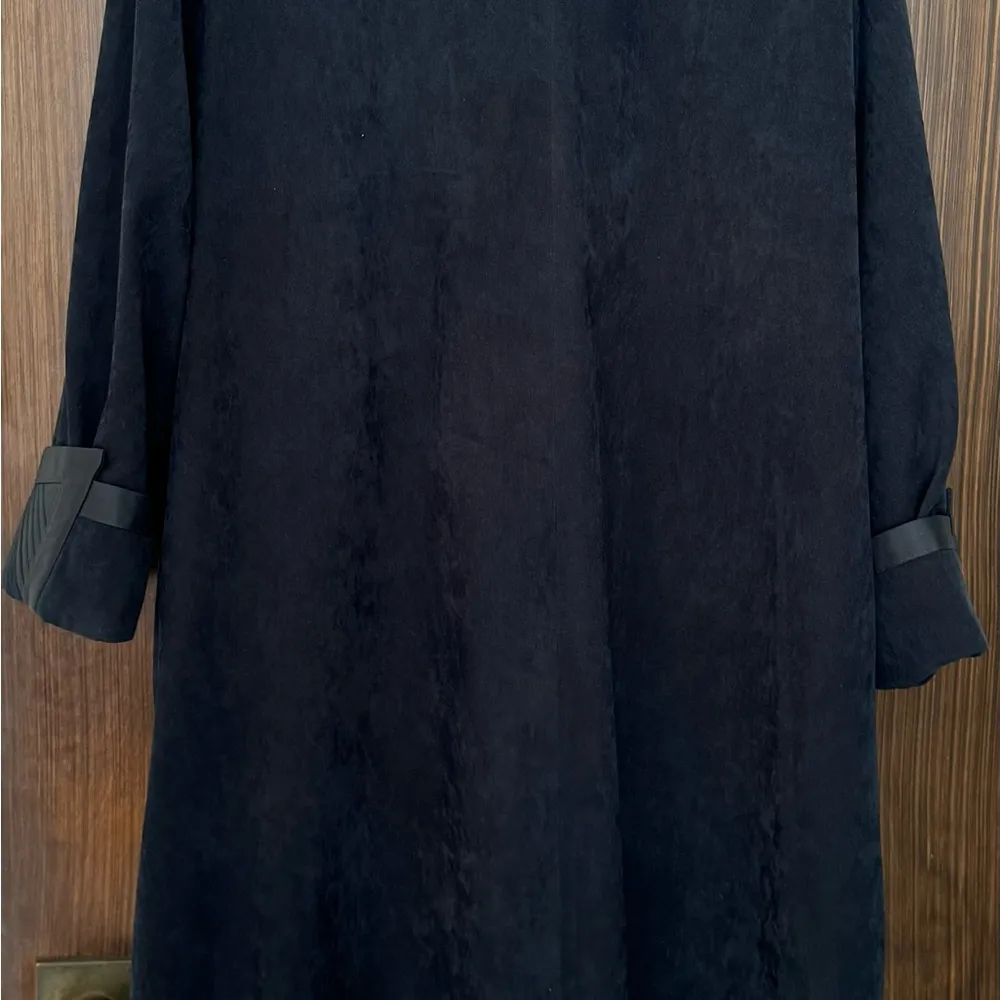 Olive green suede collared lined long trench coat with pockets size L satin trim Size L - Image 8