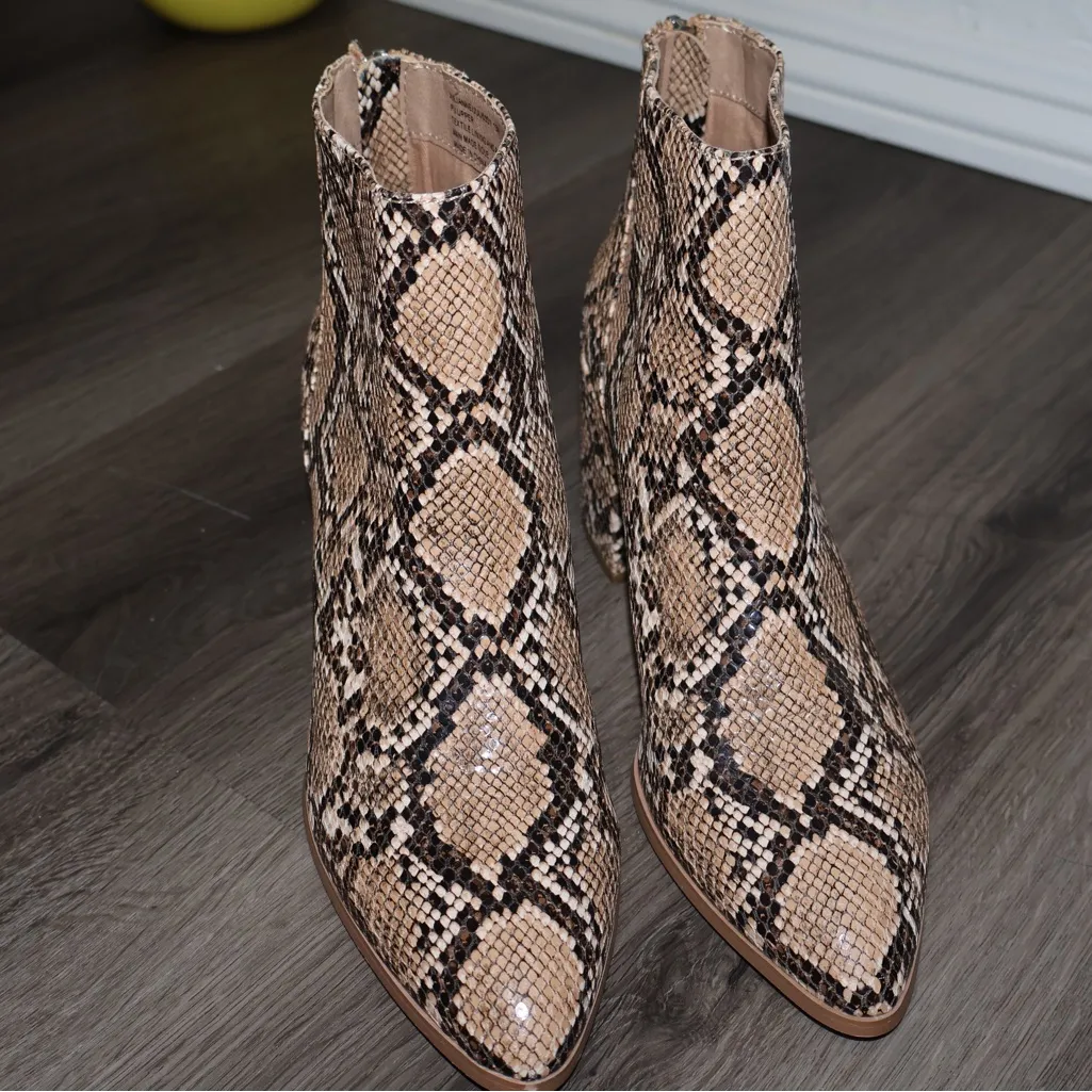 Steve Madden Women's Juliana Snakeskin Embossed Pointed Toe Block Heel Ankle 10 - Image 2