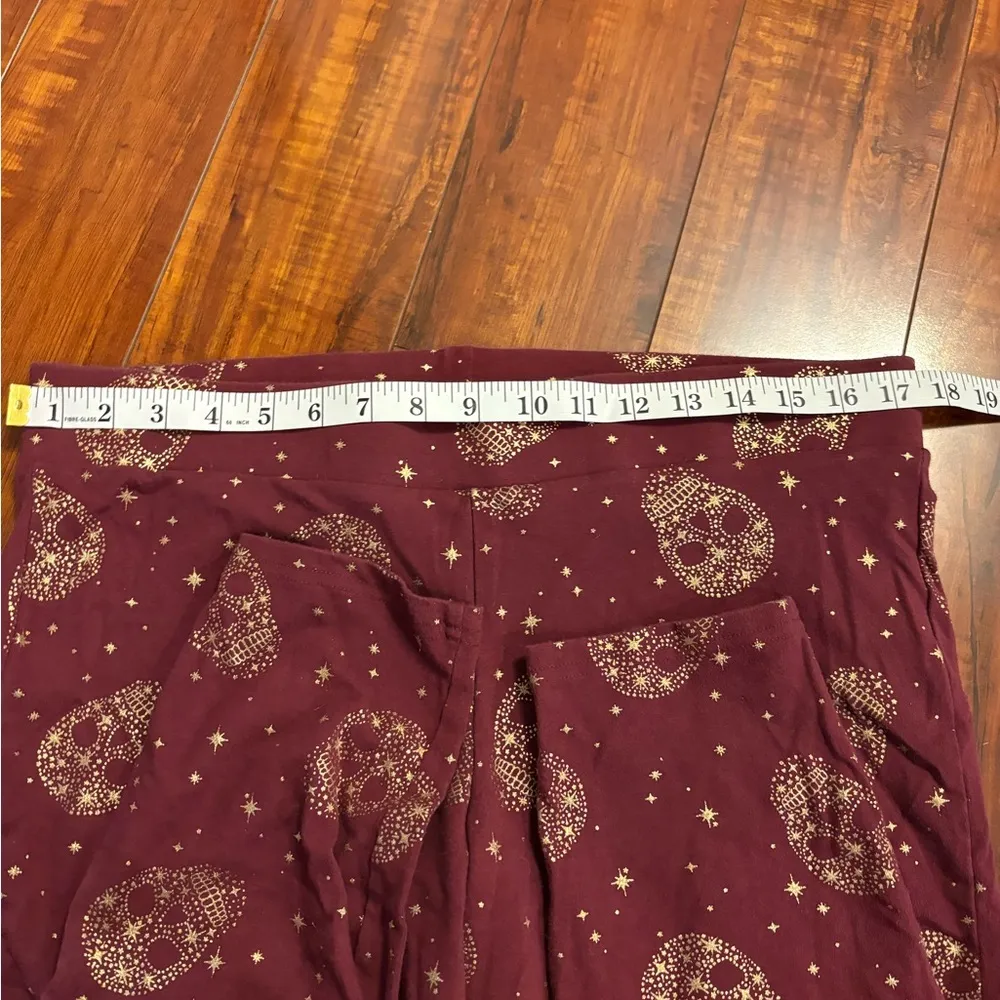 Torrid Gold Foil Star Sugar Skull Zinfandel Crop Leggings size 2x - Image 12