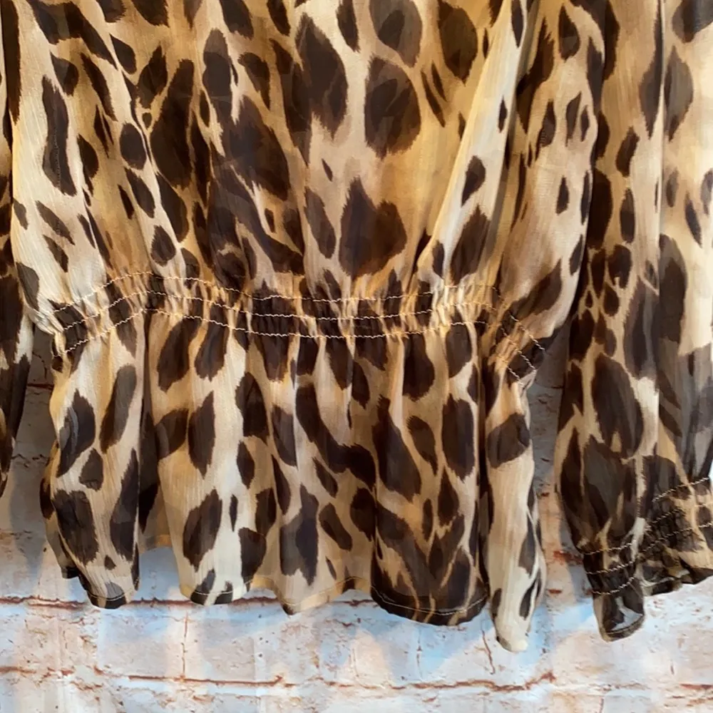 Ariat semi sheer animal print blouse pullover S - Image 8