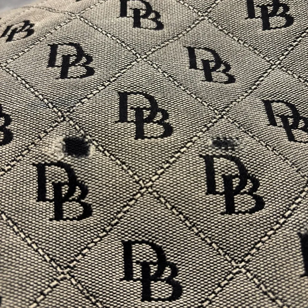 Dooney & Bourke Vintage 90's Black Grey Large Tote Monogram Signature Canvas - Image 4