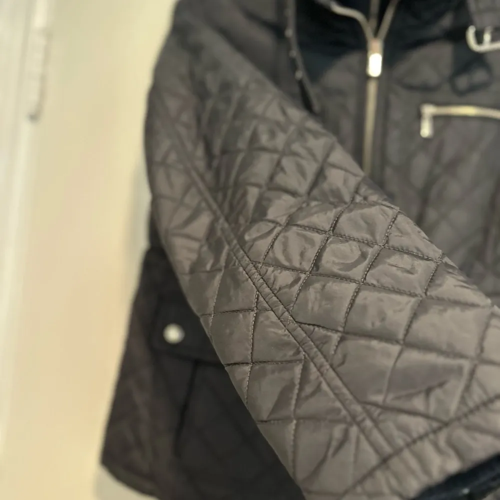 Michael Kors Petite Large Black Quilted Moto Jacket. Double Zip. Cinched Waist - Image 15