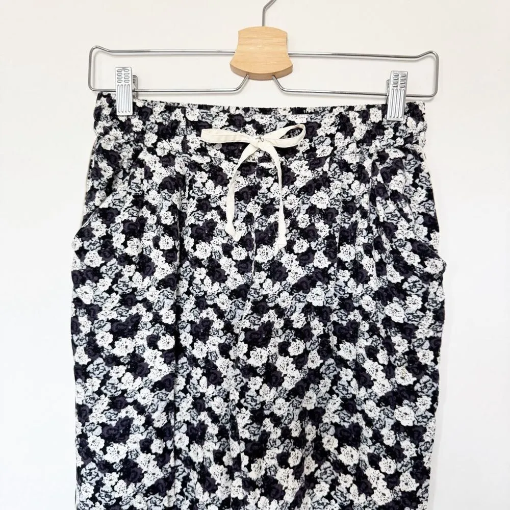 Aritzia Talula Floral Jogger Pants Size XS - Image 2