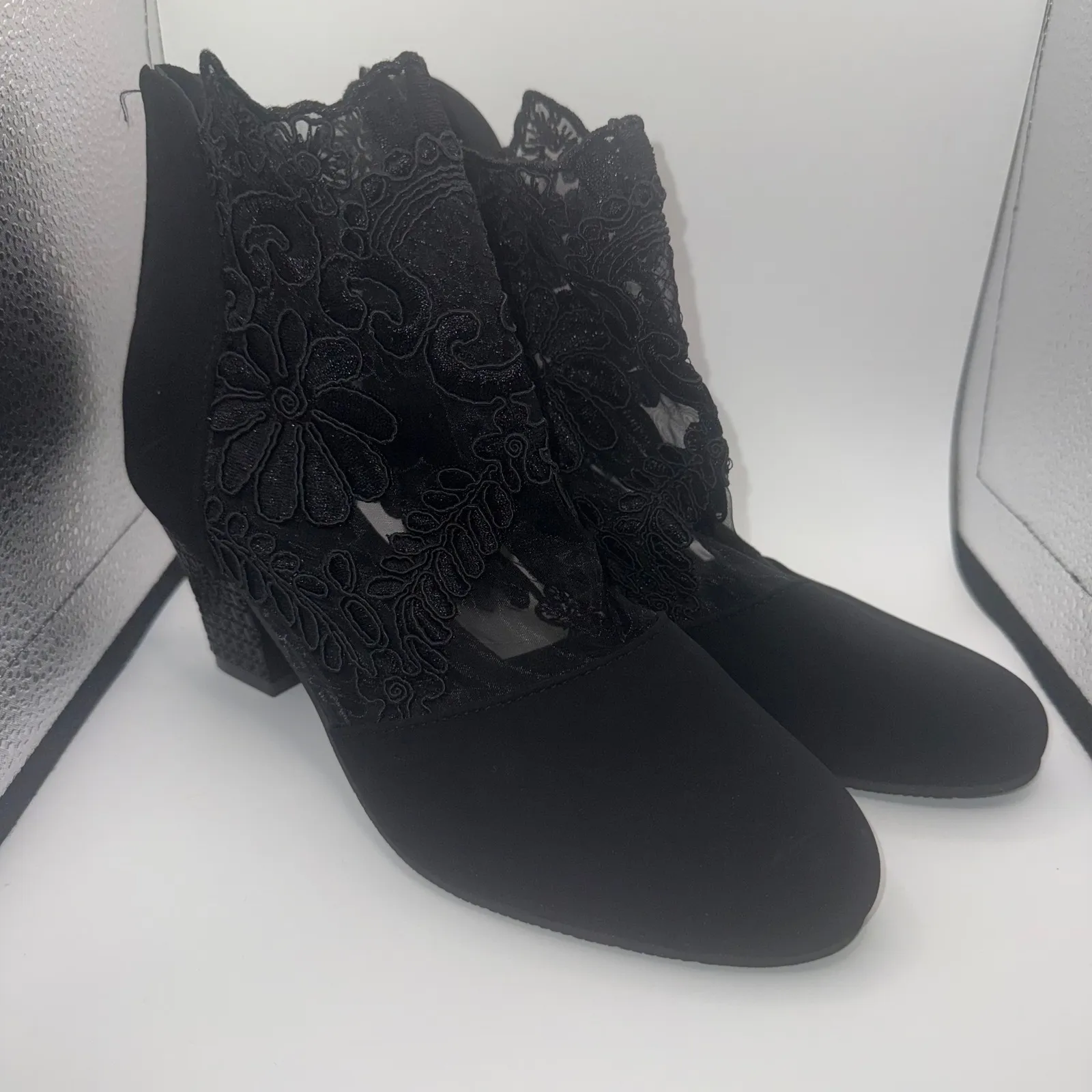 Black Lace Ankle Boots Chunky Heel Size 39 - Image 3