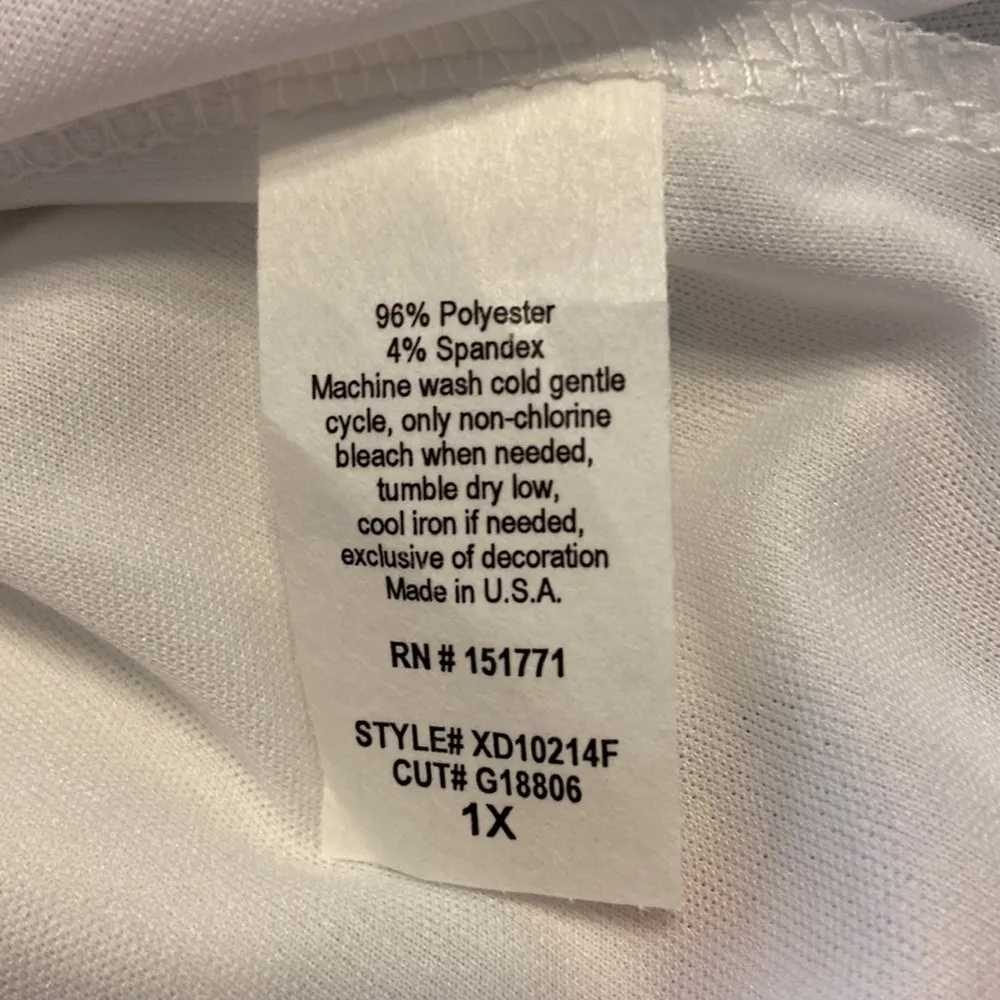 Le Lis Made in USA Dress no size on the dress  measurements bust 40” length 39” - Image 6