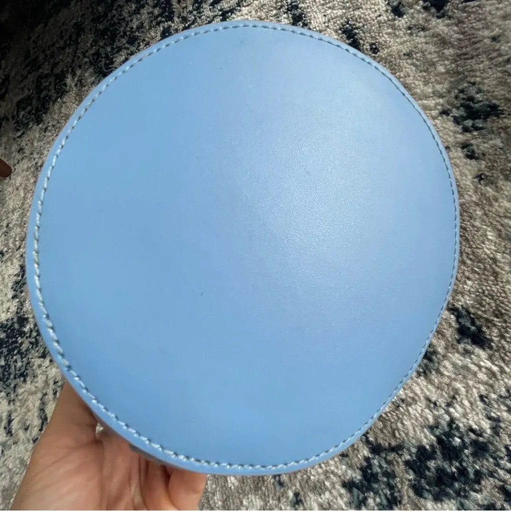 Barney’s Bucket Bag - Image 4