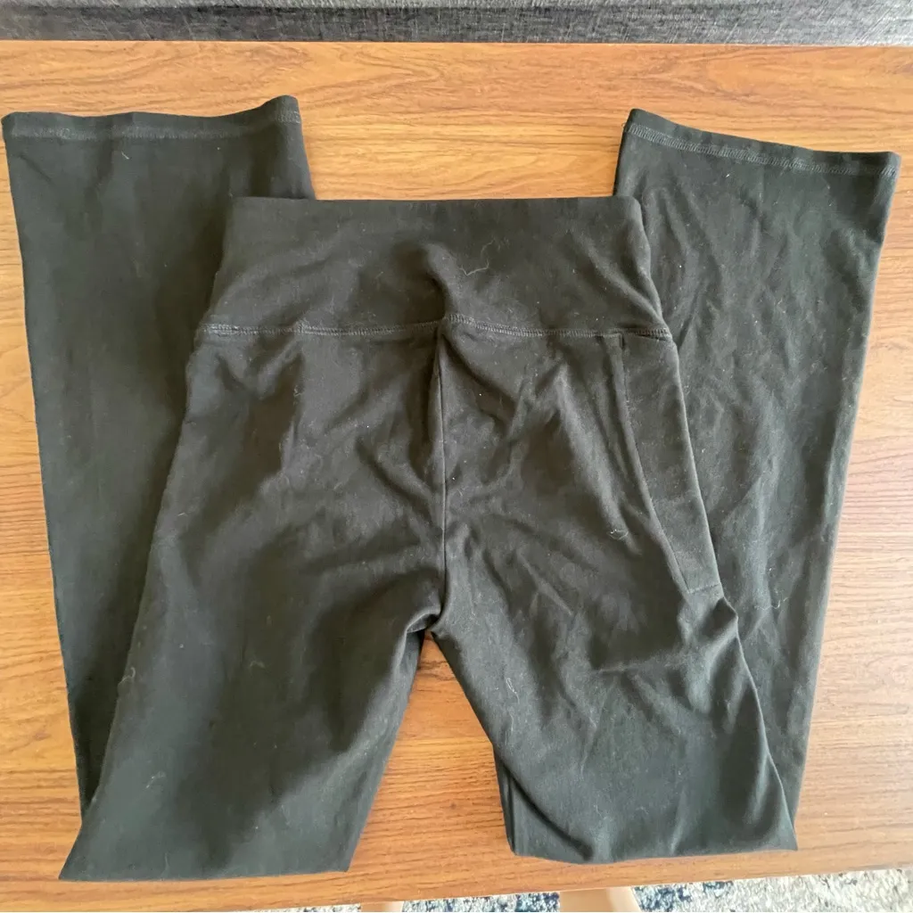 Hollister yoga pants - Image 3