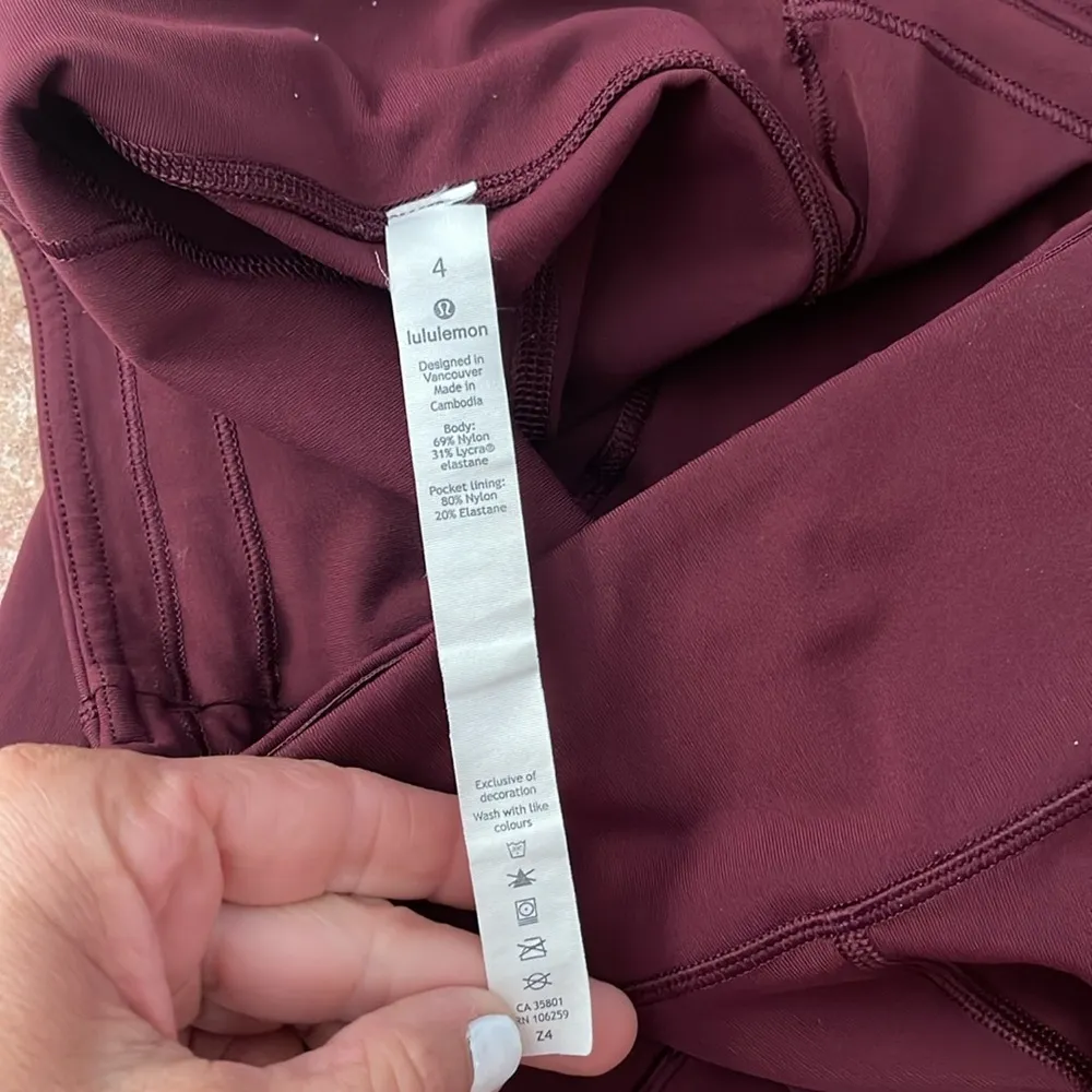 Lululemon leggings size 4 maroon color - Image 5