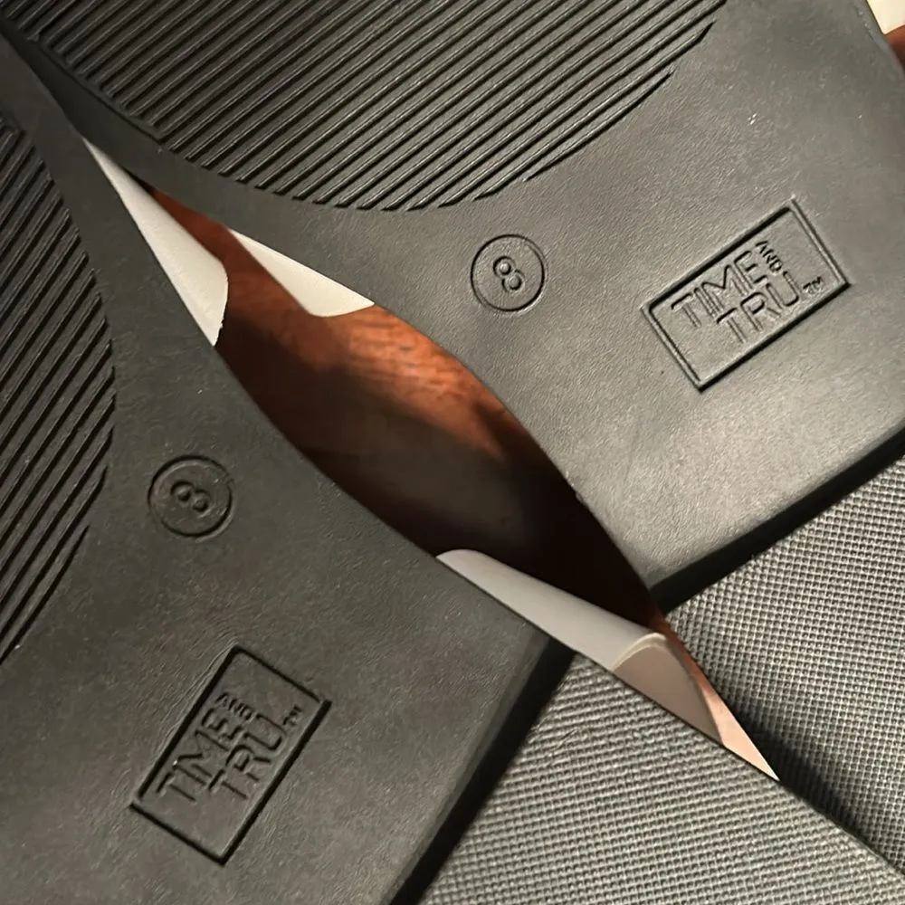 Time and Tru White Sandals(Size 8) - Image 9