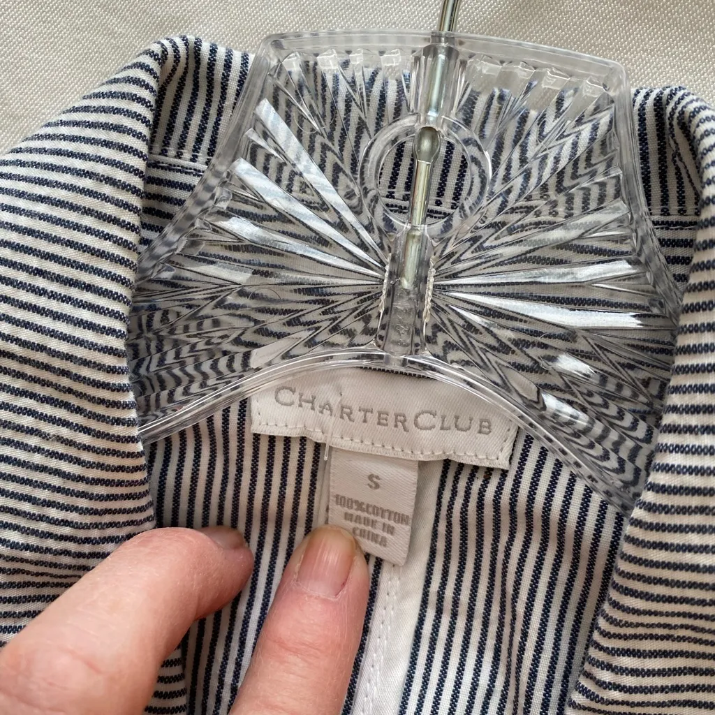 Charter Club Searsucker Capsleeve navy & White Cotton Utility Top S - Image 4