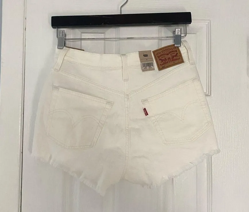 NWT levi’s 501 white shorts Size 27 - Image 2