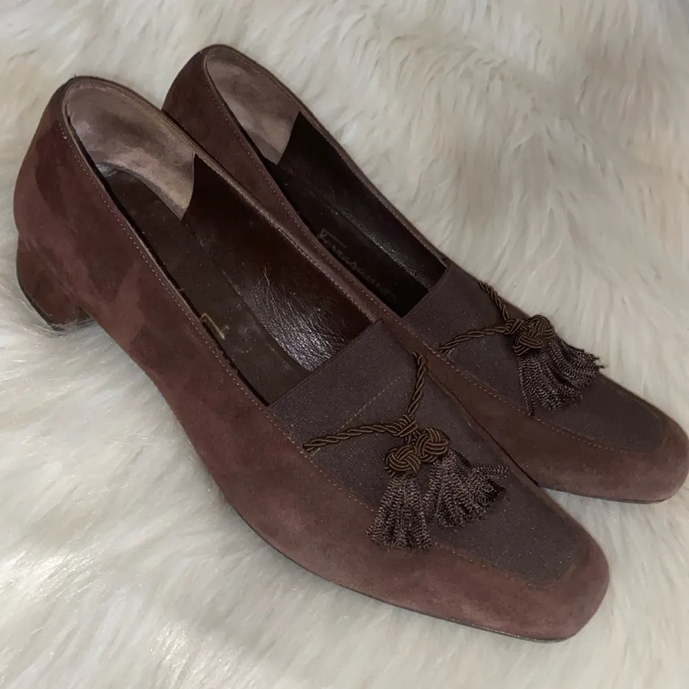 Salvatore Ferragamo Shoes Women’s Size 8.5 B Suede Tassel Loafer Heels Pumps - Image 5
