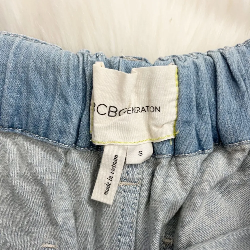 BCBGeneration Chambray  Shorts Size Small - Image 4