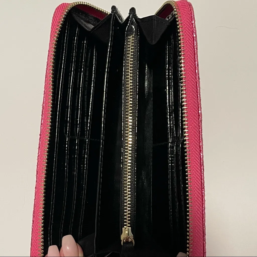 Victoria’s Secret Pink Metallic V Quilt Wallet Clutch Large Gold Zippered - Image 6