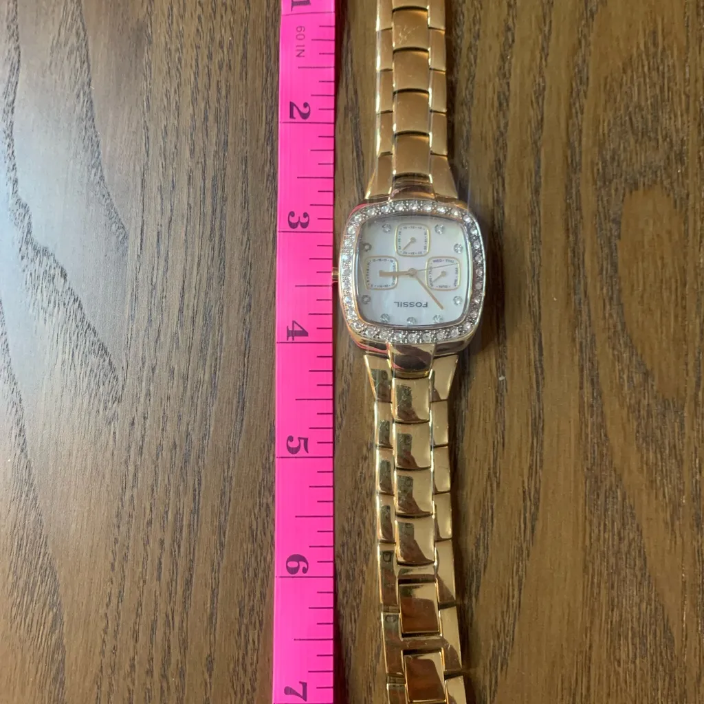 Preloved Ladies Fossil All Stainless 30 Meter Crystal Accent MOP Chrono Watch - Image 4