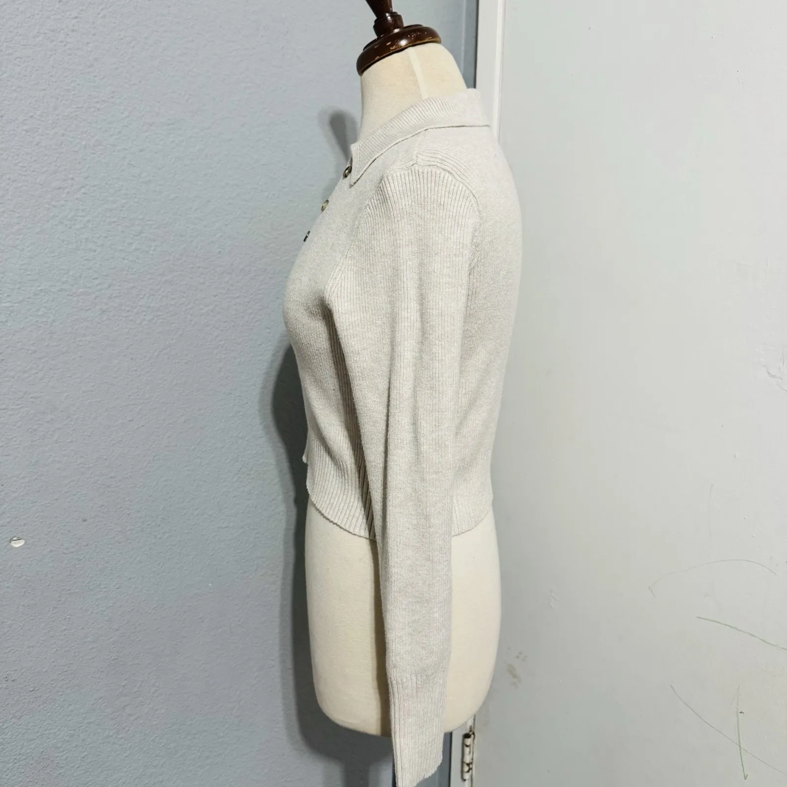 Happily Grey Women Oatmeal V Neck Cropped Stretchy Sweater Size M Gray Size M - Image 5