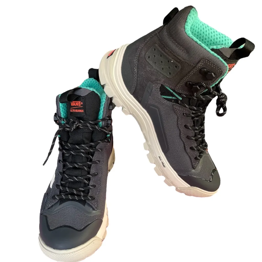 Vans unisex UltraRange insulated comfy winter boots Size 8.5men / 10women - Image 6