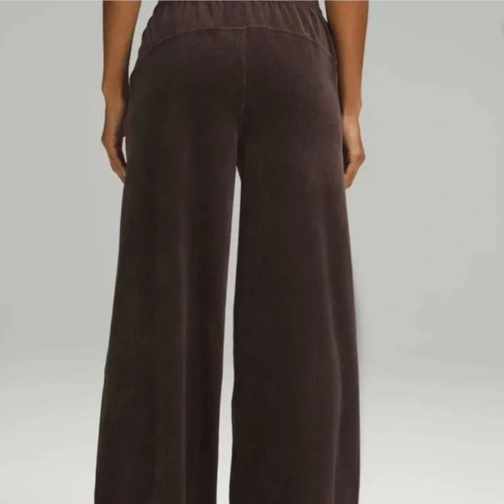 lululemon athletica scuba MR wide leg Velvet cord espresso - Image 2