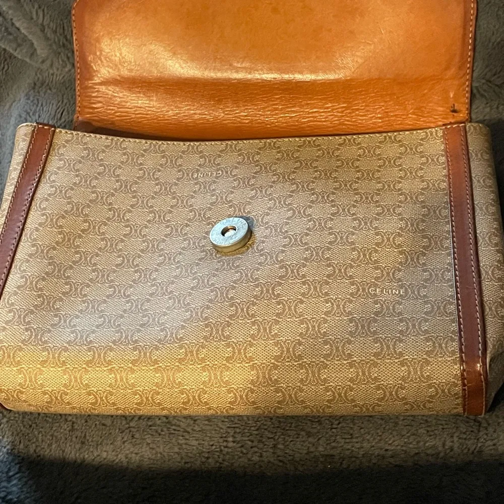 💕💕💕 PRICE DROP. BEAUTIFUL VINTAGE CELINE CLUTCH 💕💕💕 - Image 5