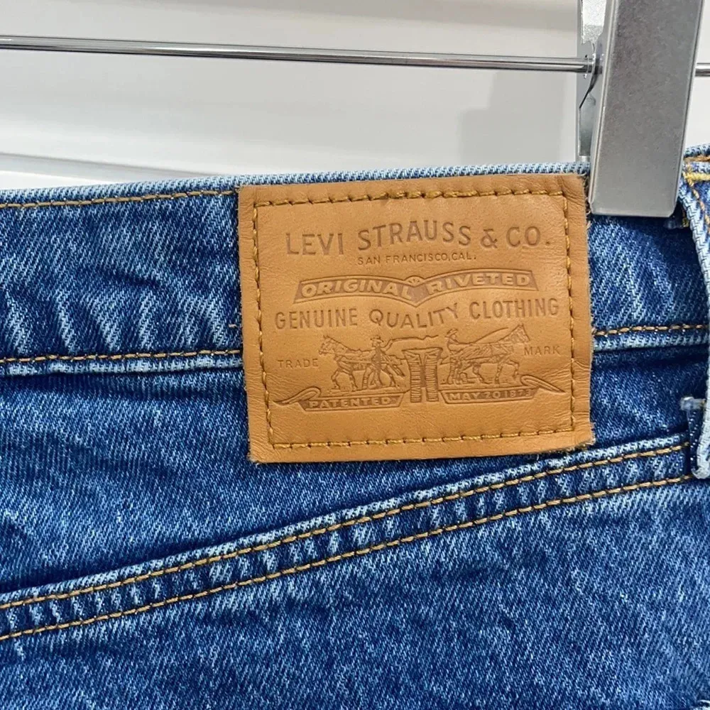 Levi's Ribcage Shorts Size 32 - Image 12