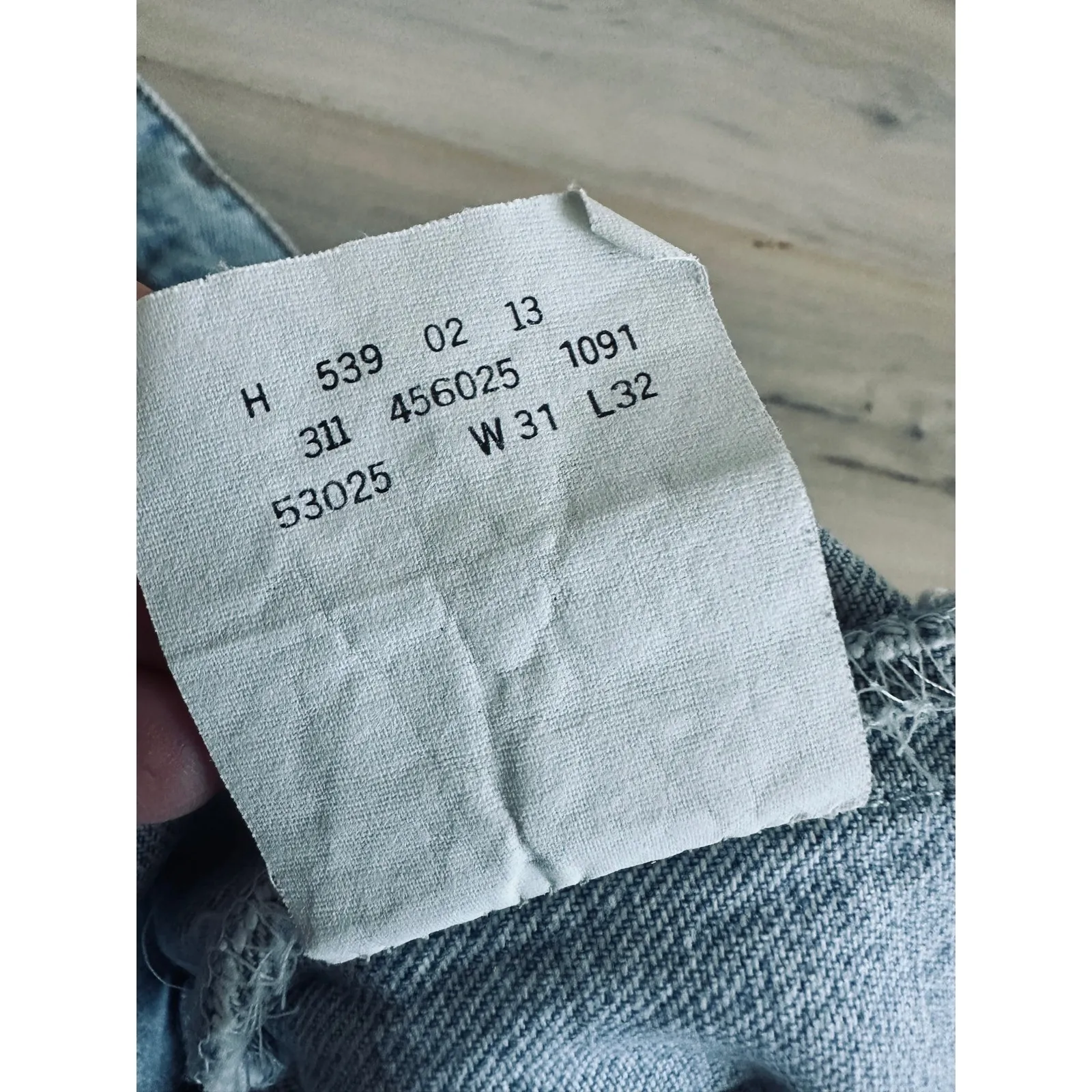 Vintage 90s Levi's 539 Light Wash Distressed Size 31 x 32 Waist 30" High Rise - Image 8