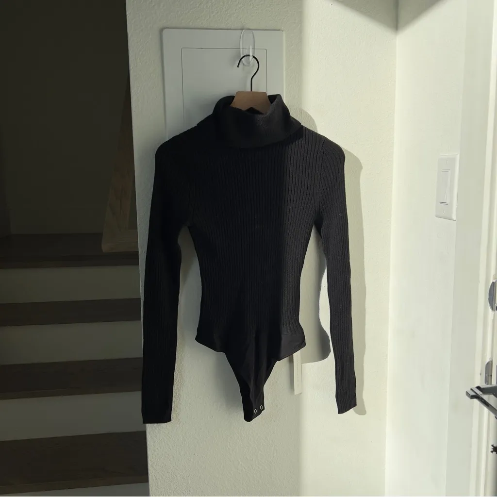 NWT Reformation Tink Cashmere Bodysuit in Black - Image 3